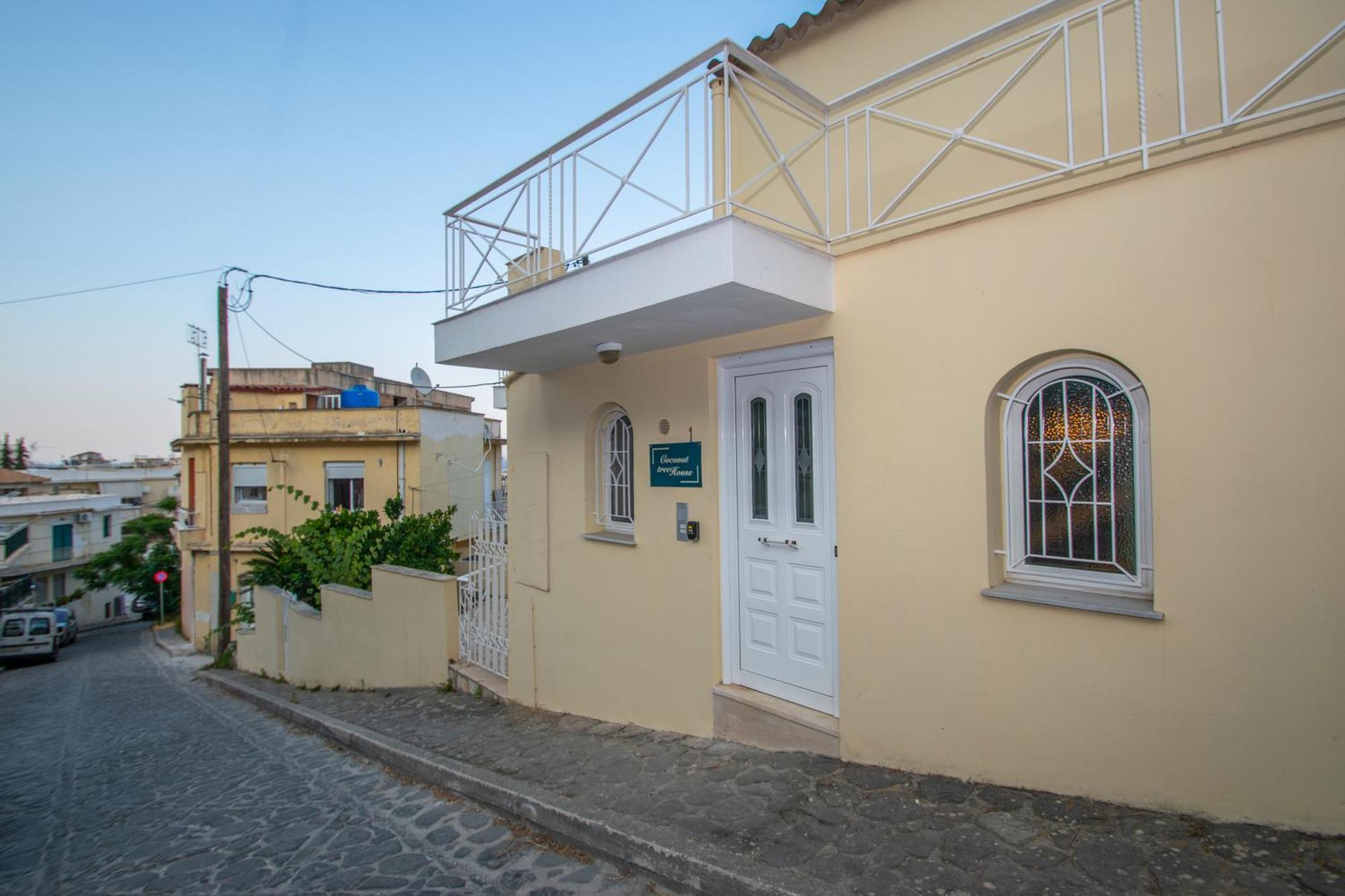 Coconut Tree House With Port View Apartment Закинтос Екстериор снимка