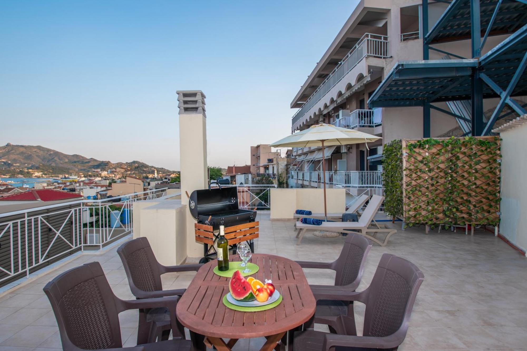 Coconut Tree House With Port View Apartment Закинтос Екстериор снимка