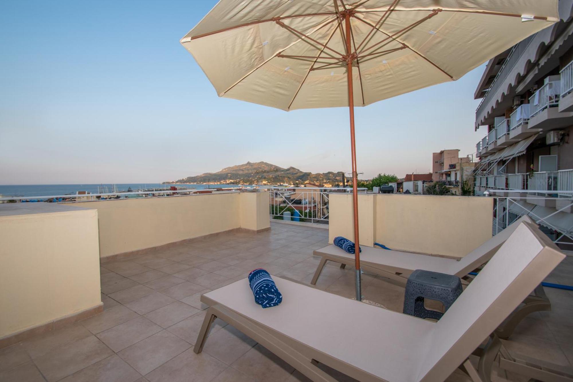 Coconut Tree House With Port View Apartment Закинтос Екстериор снимка