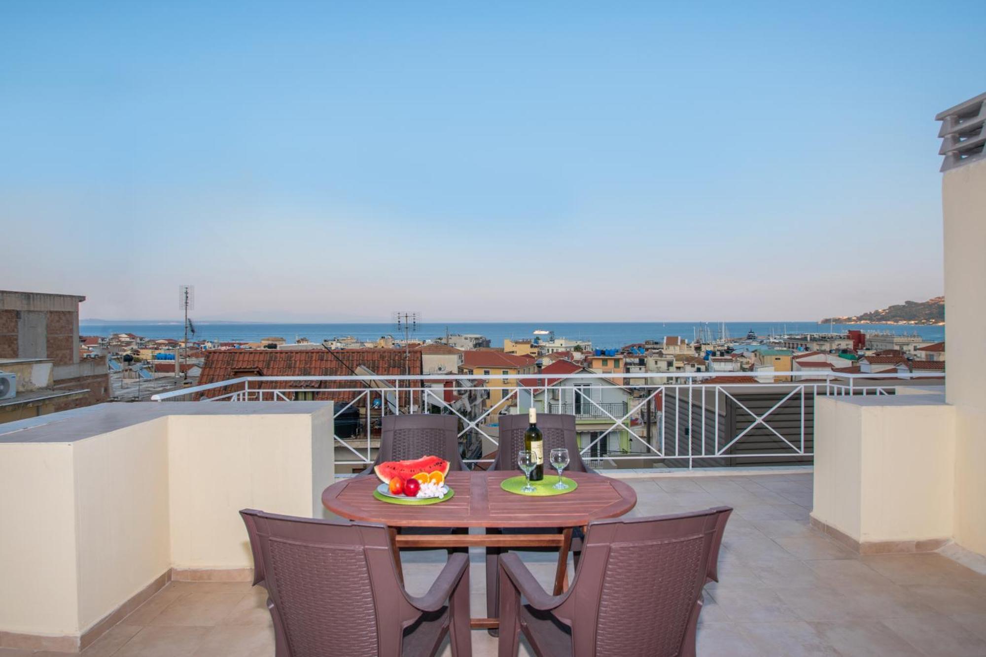 Coconut Tree House With Port View Apartment Закинтос Екстериор снимка
