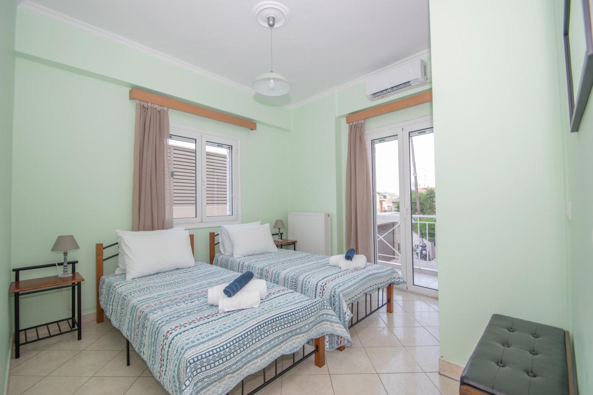 Coconut Tree House With Port View Apartment Закинтос Екстериор снимка